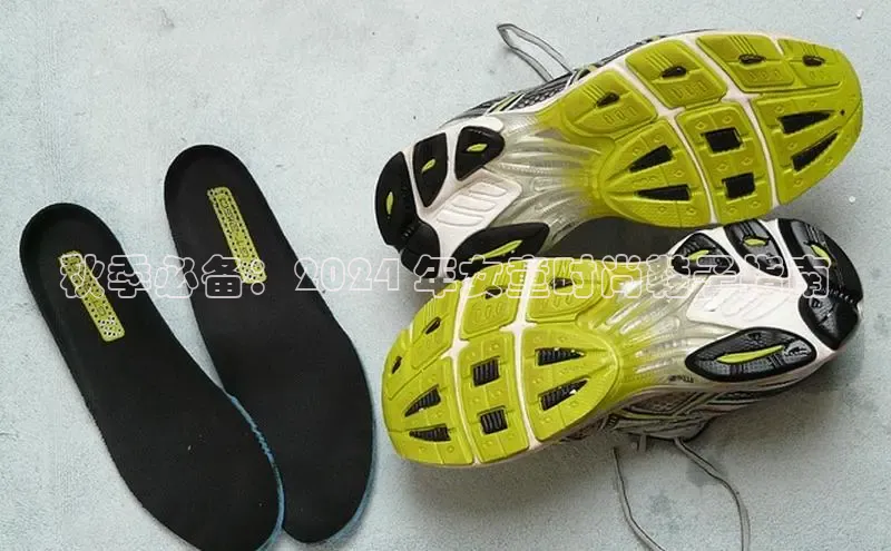 意昂三平台登录入口如流秋季必备：2024 年女童时尚鞋子指南